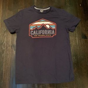 old navy graphic t-shirt